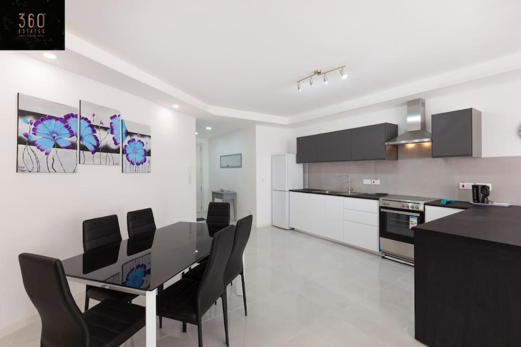 Spacious 2Br Apt In Qawra - Perfect For Families By 360 Estates セント・ポールズ・ベイ エクステリア 写真