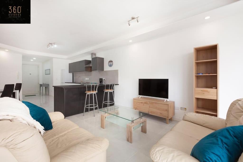 Spacious 2Br Apt In Qawra - Perfect For Families By 360 Estates セント・ポールズ・ベイ エクステリア 写真