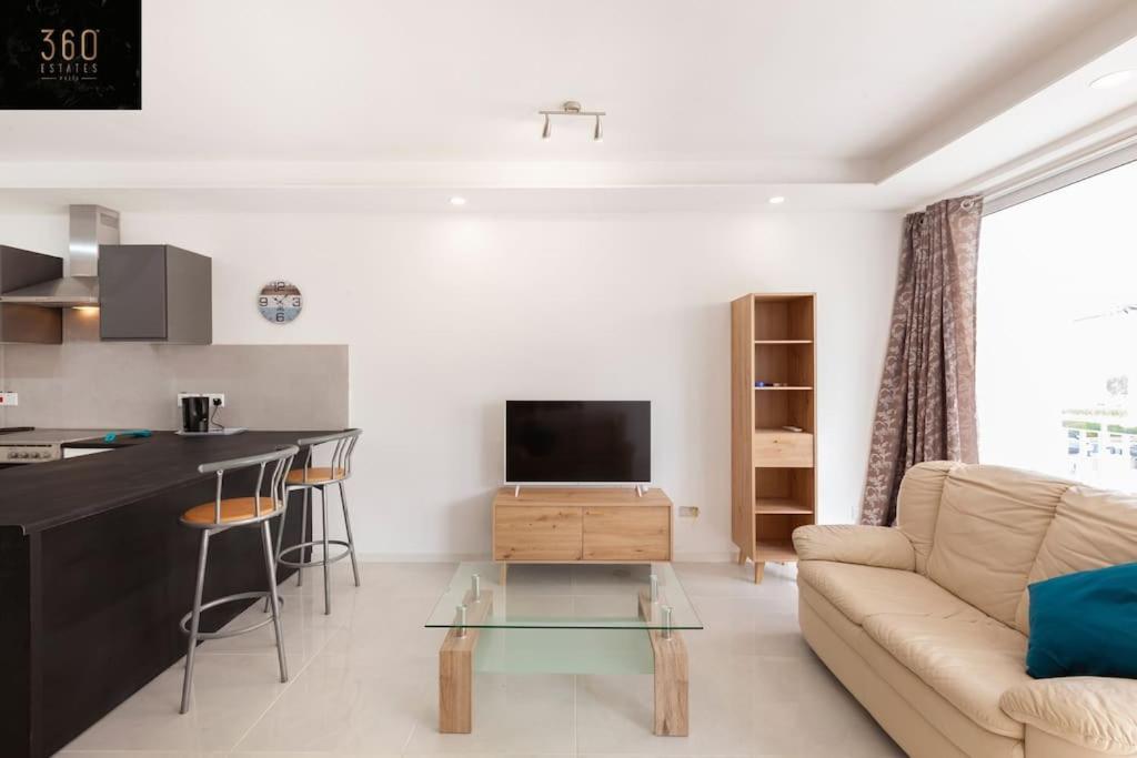 Spacious 2Br Apt In Qawra - Perfect For Families By 360 Estates セント・ポールズ・ベイ エクステリア 写真
