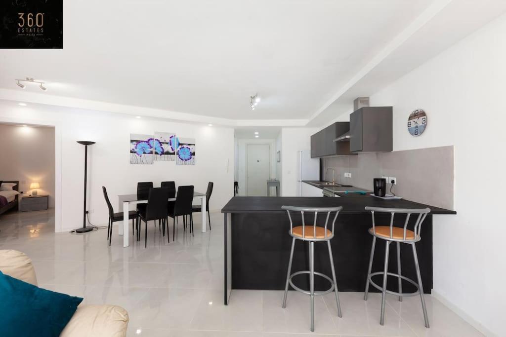 Spacious 2Br Apt In Qawra - Perfect For Families By 360 Estates セント・ポールズ・ベイ エクステリア 写真
