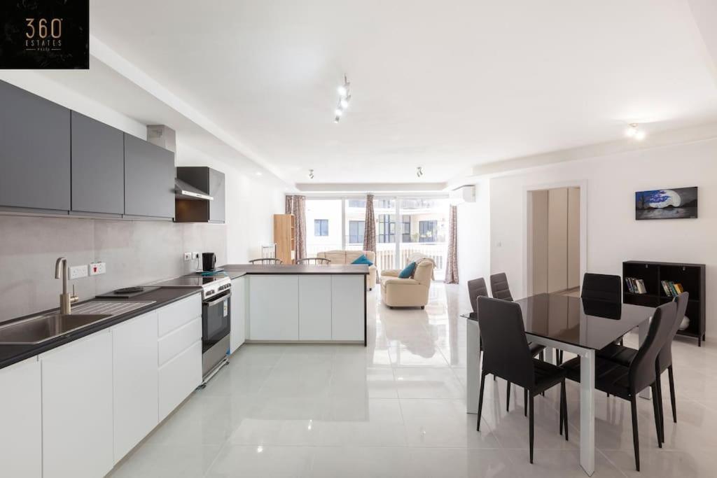 Spacious 2Br Apt In Qawra - Perfect For Families By 360 Estates セント・ポールズ・ベイ エクステリア 写真