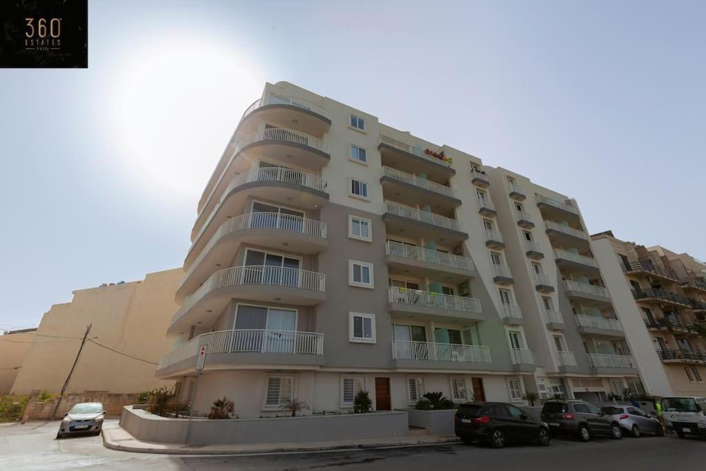 Spacious 2Br Apt In Qawra - Perfect For Families By 360 Estates セント・ポールズ・ベイ エクステリア 写真